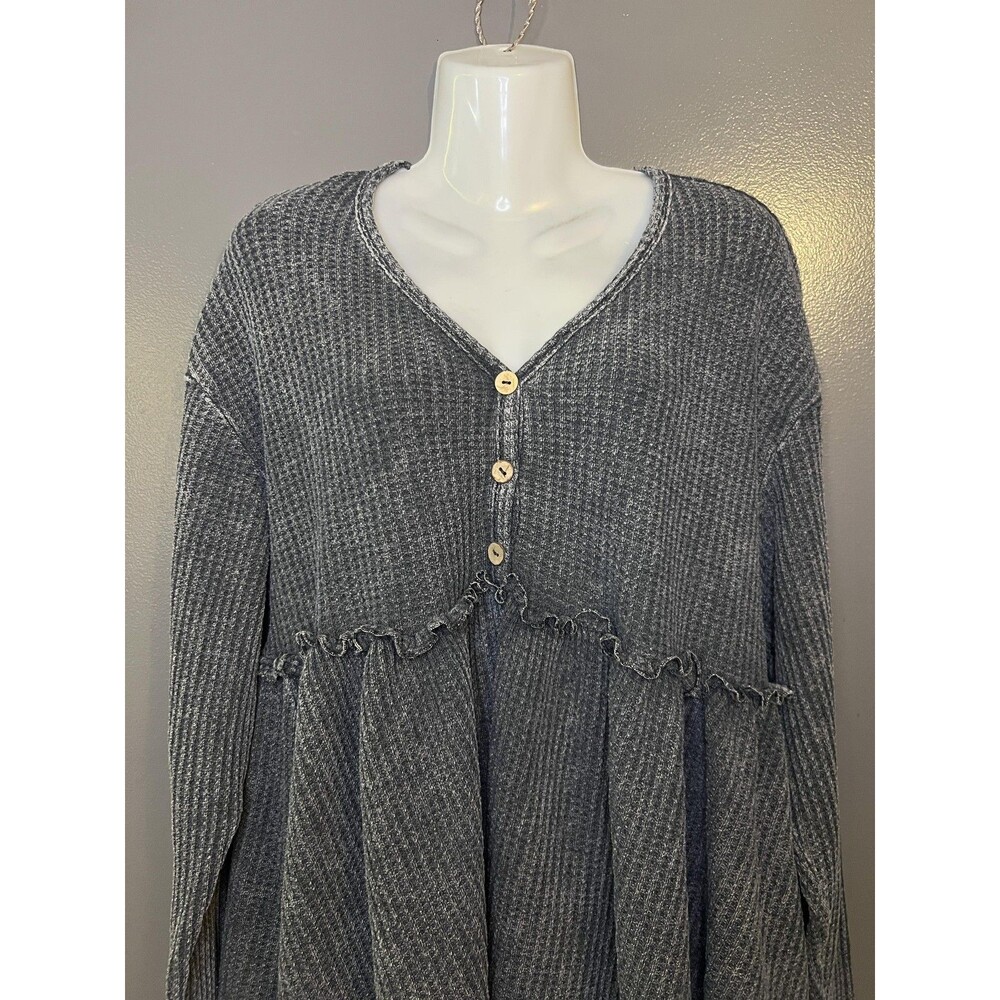 Blue Buttercup Tunic Top Womens Large Gray Waffle Knit Button Front Ruffle